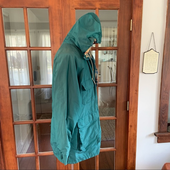 Vintage 1980’s or 1990’s Woolrich Hooded Jacket - Picture 6 of 9
